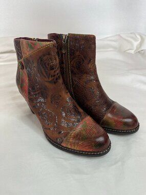 L'Artiste by Spring Step Waterlily Ankle Boots